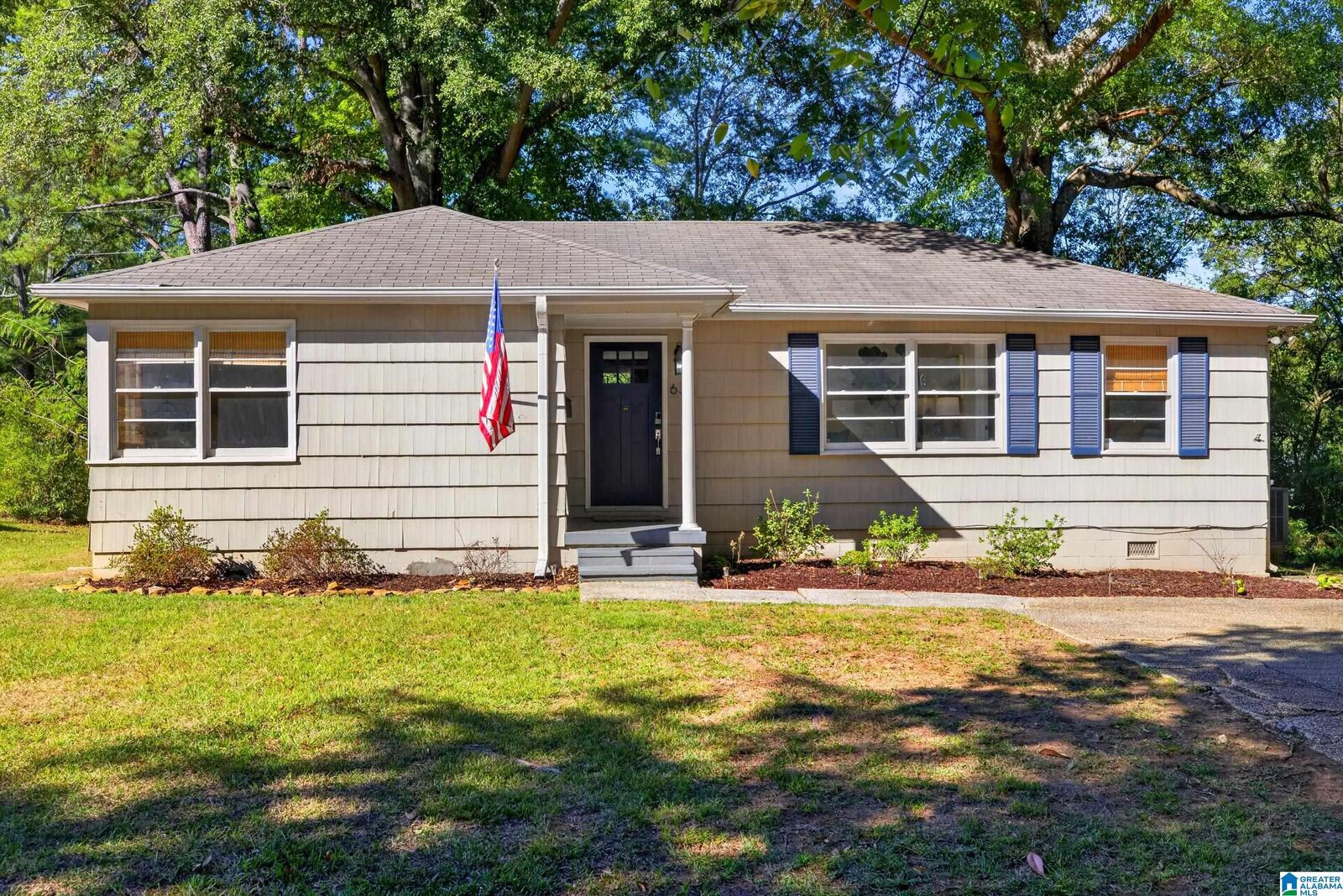 Property Photo:  636 Oakdale Street  AL 35209 