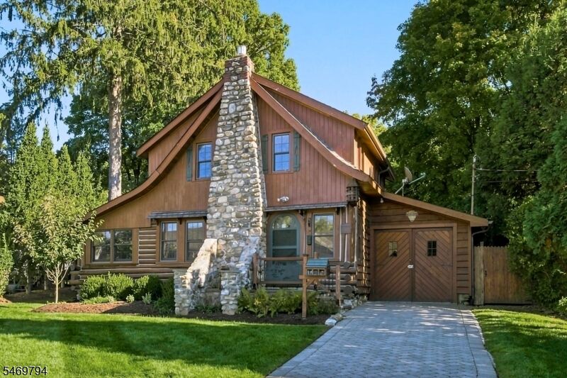 Property Photo:  14 Balsam Pkwy  NJ 07871 