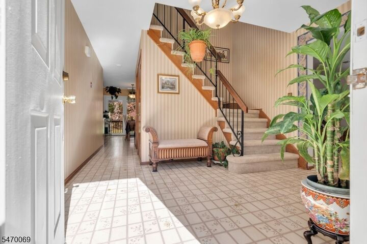 Property Photo:  85 Knob Hill Rd  NJ 07840 