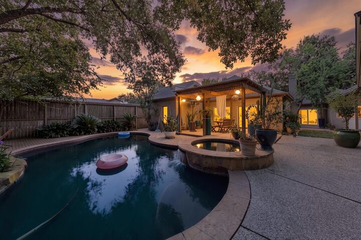 Property Photo:  11807 Carriage Hill Drive  TX 77077 