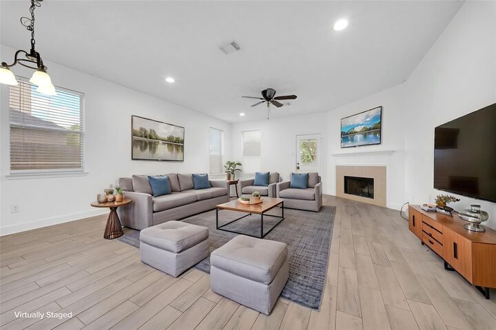 Property Photo:  1009 Bay Area Boulevard  TX 77573 