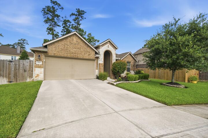 Property Photo: 7611 Willow School Drive TX 77389