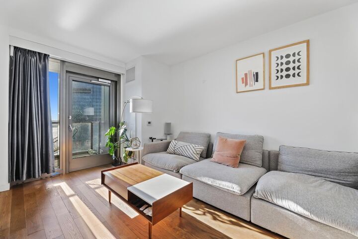 Property Photo: 99 Hudson St 2512 NJ 07302