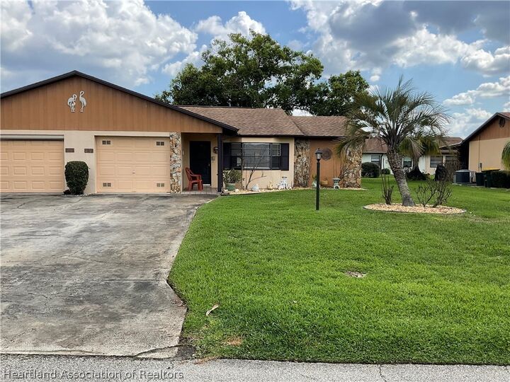 Property Photo: 3916 Thunderbird Hill Circle FL 33872