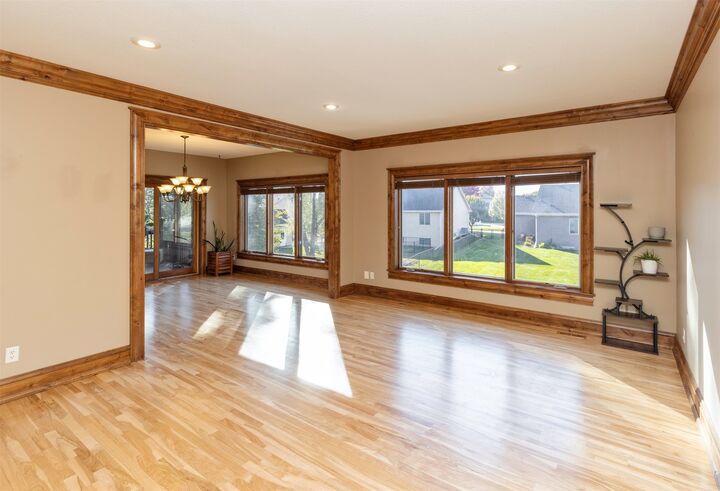 Property Photo:  510 Stonegate Court SW  IA 50009 
