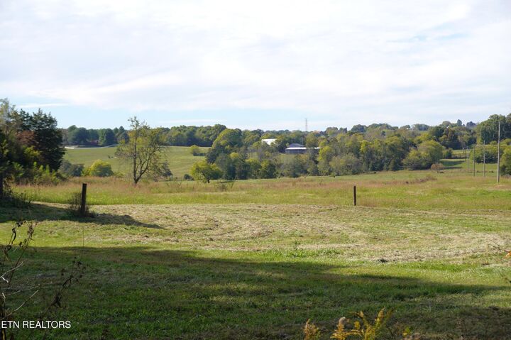 Property Photo: 913 Brotherton Rd TN 37760