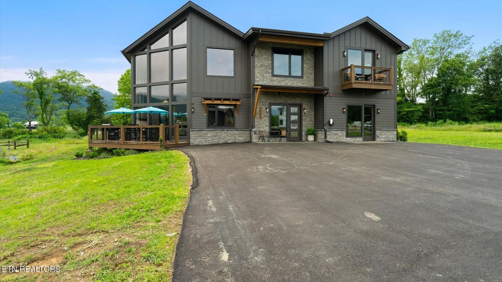Property Photo: 3034 Wonder Meadows Lane TN 37862