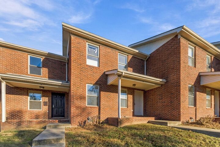 Property Photo:  502 Tecumseh Trail B  KY 40383 