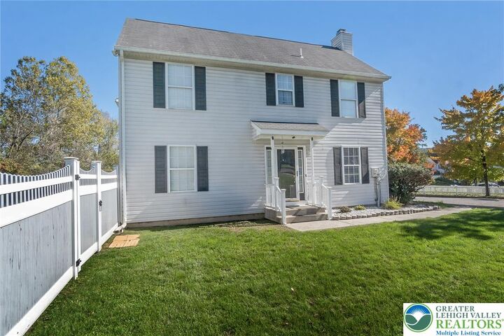 Property Photo: 937 Ramblewood Lane PA 18017