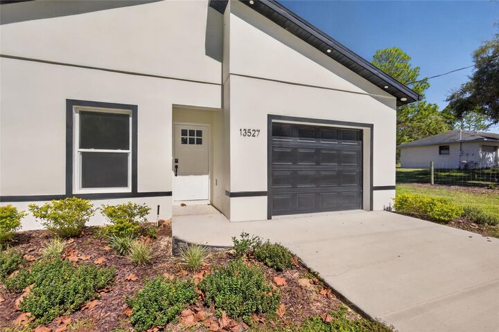 Property Photo: 13527 SW 100th Lane FL 34432