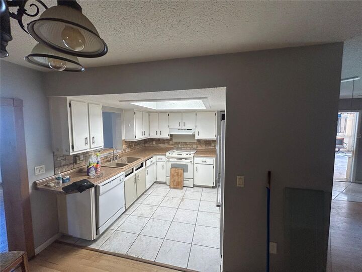 Property Photo: 9199 Gerona Street FL 34608