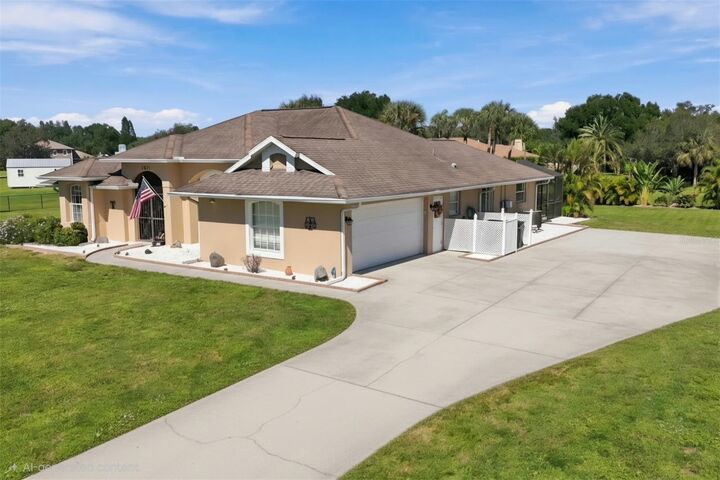 Property Photo:  2805 Norwood Lane  FL 34292 