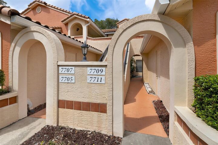 Property Photo:  7711 Sugar Bend Drive  FL 32819 