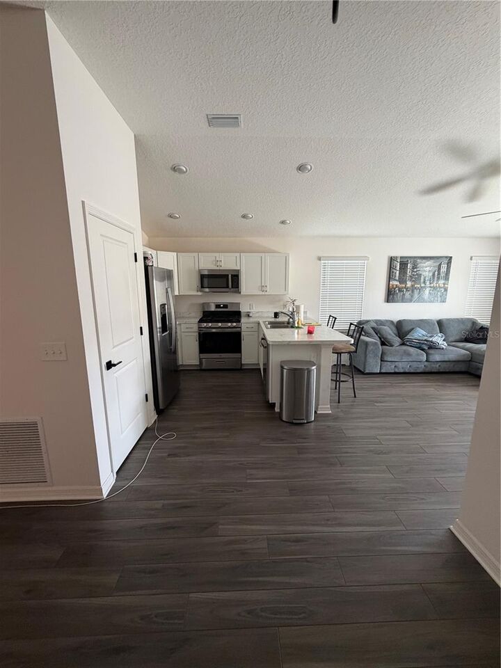 Property Photo:  7352 Catinazzo Court  FL 34762 