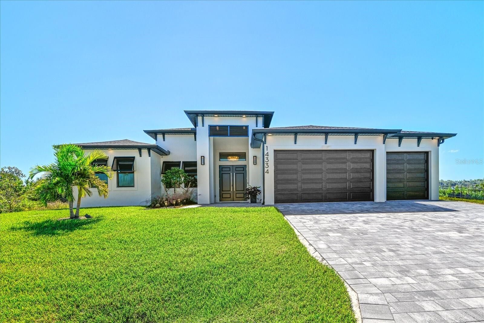 Property Photo:  14334 Maysville Circle  FL 33981 