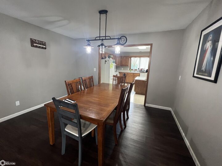 Property Photo: 1915 Crestview Drive IA 51401