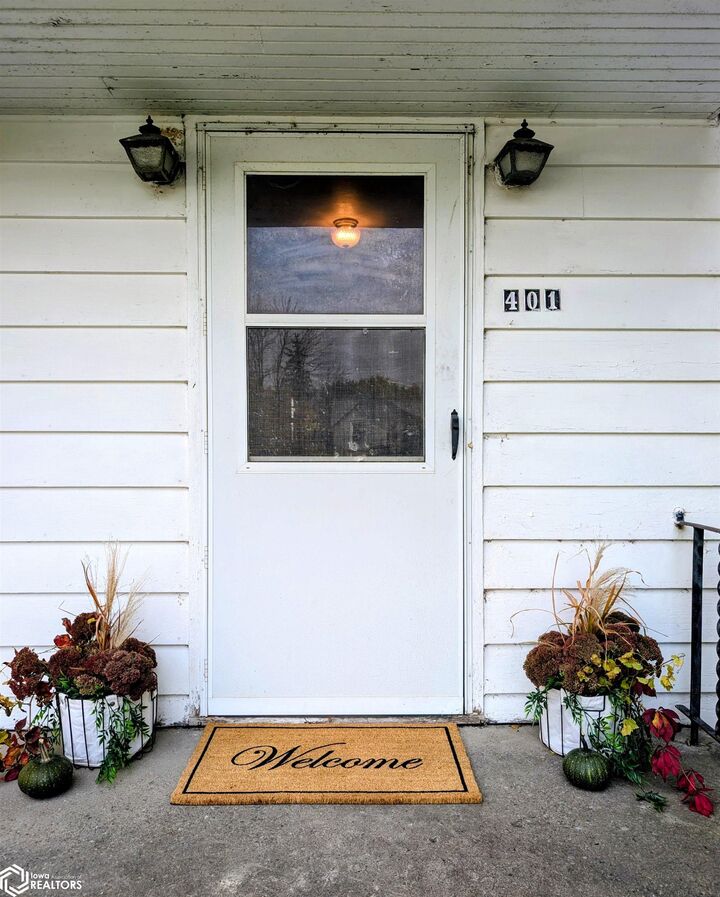 Property Photo: 401 Humboldt St IA 50519