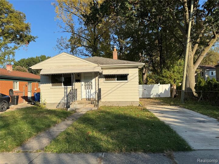 Property Photo:  4499 E Mayfair Street  MI 48125 3043 