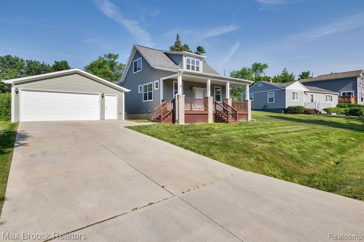 Property Photo:  1080 Oregon Boulevard  MI 48327 3345 