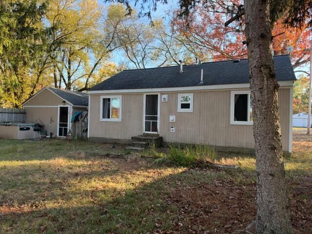 Property Photo:  1487 E Pine Hill Avenue  MI 49349-9603 
