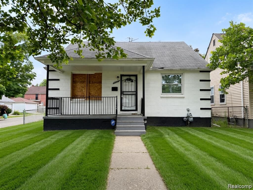 Property Photo: 11090 Minden Street MI 48205 3759