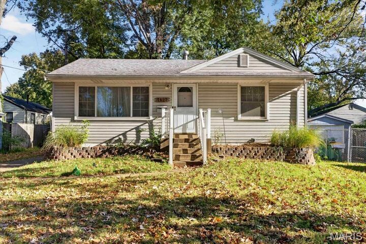 Property Photo: 7427 Balfour Drive MO 63133