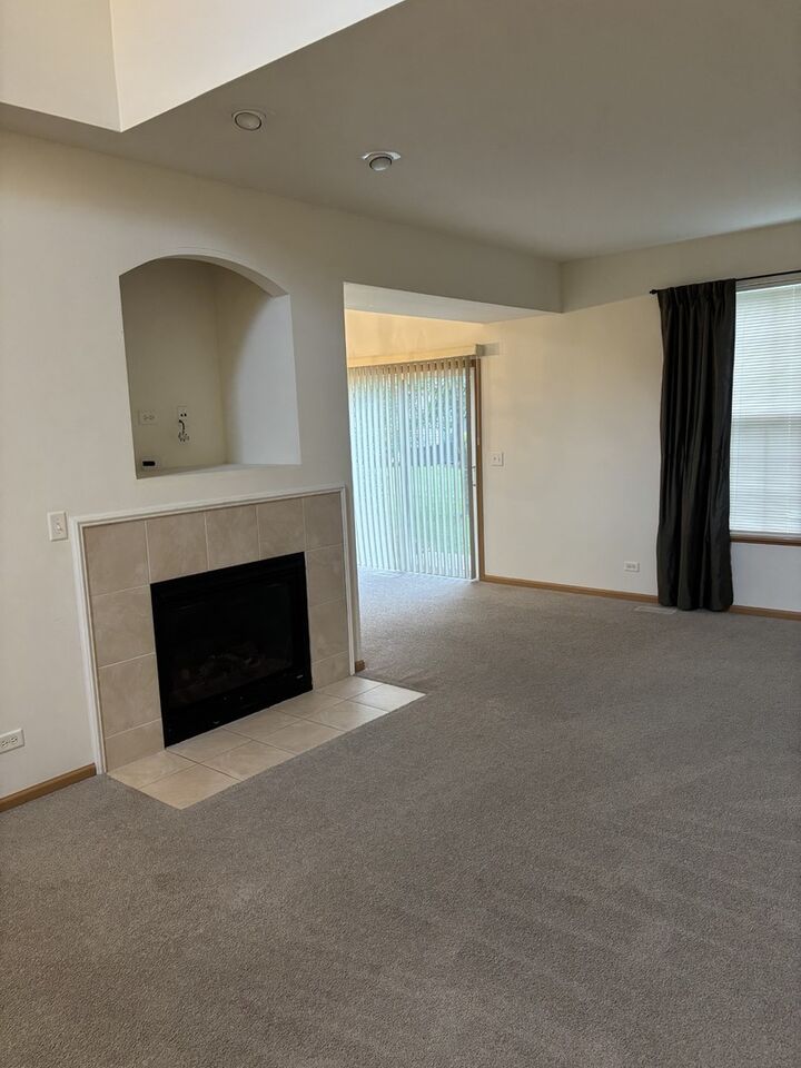 Property Photo:  734 S Jade Lane 734  IL 60073 