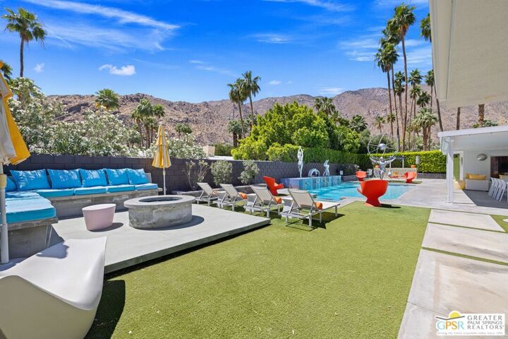 Property Photo:  611 W Leisure Way  CA 92262 