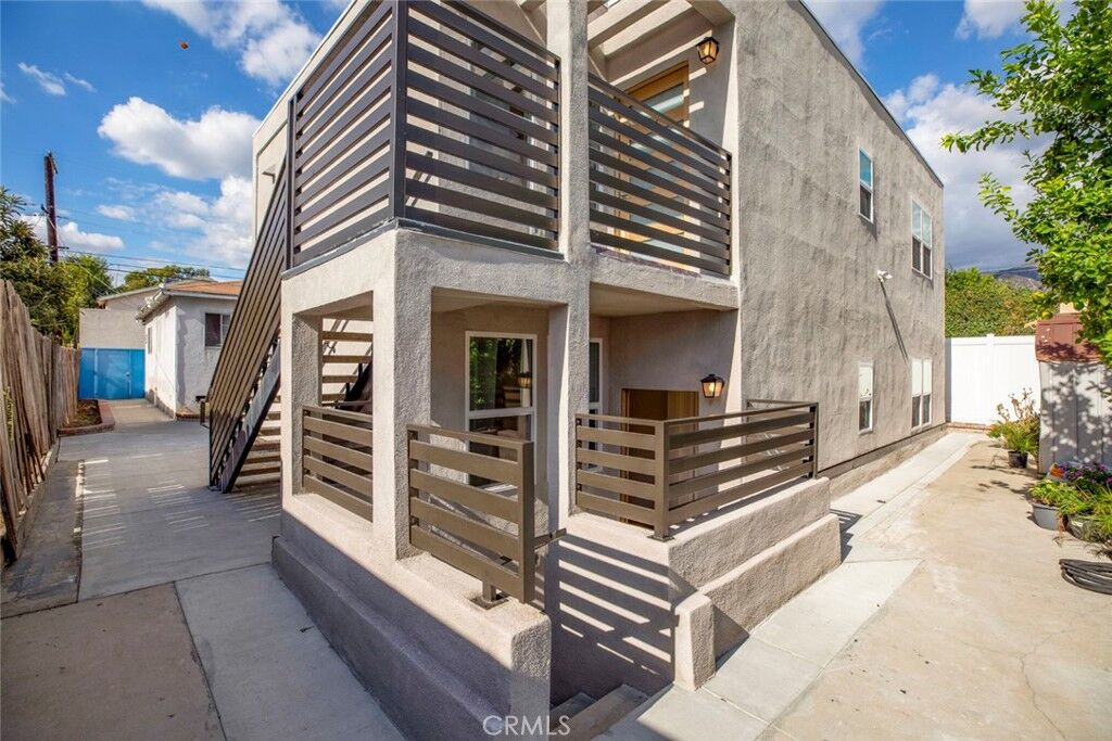 Property Photo:  1045 Sonora D  CA 91201 
