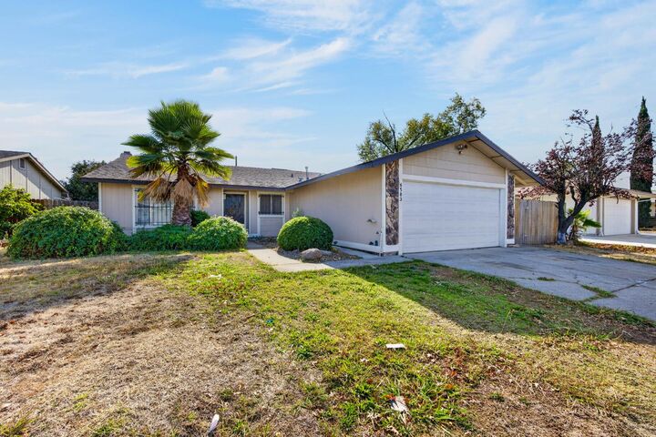 Property Photo: 6583 Blanche Dell Drive CA 95824