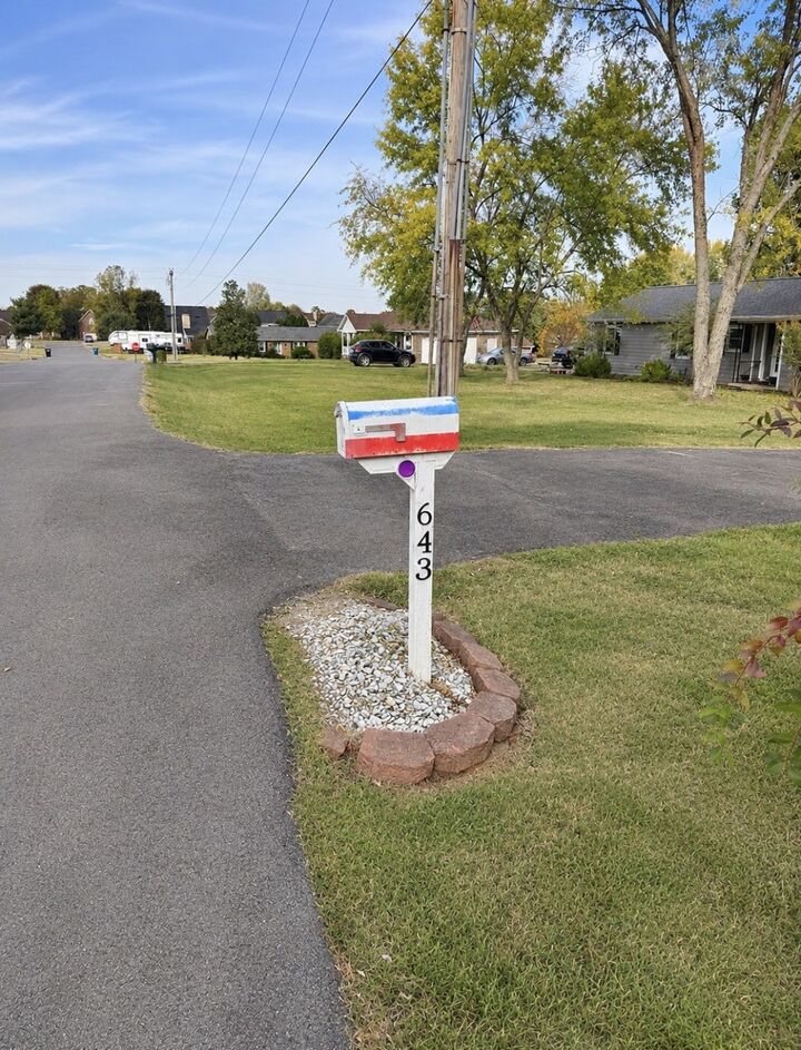 Property Photo: 643 Rampart Ln TN 37128