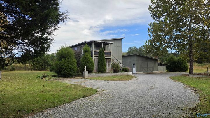 Property Photo: 6111 Mitchell Road NE AL 35967