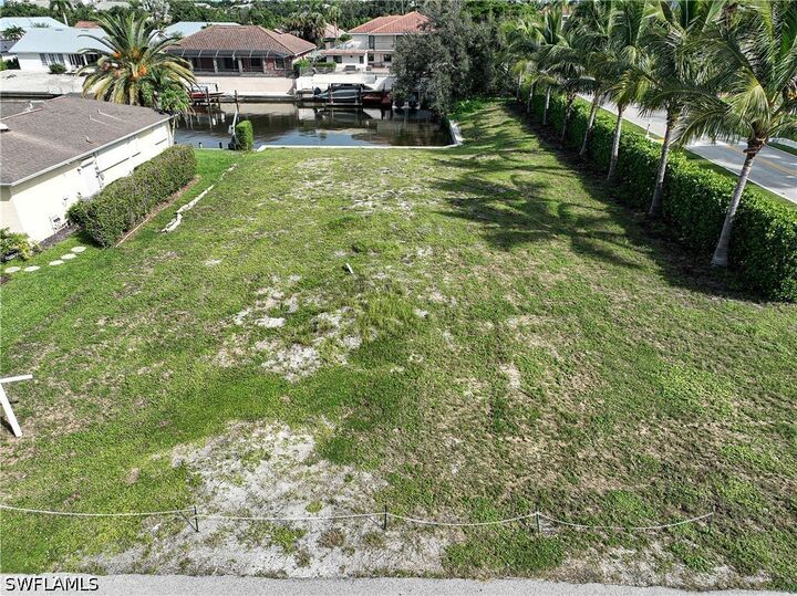 Property Photo:  489 Heron Avenue  FL 34108 