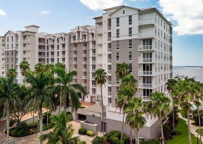 Property Photo:  14220 Royal Harbour Court 1008  FL 33908 