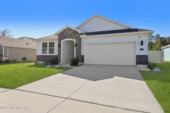 Property Photo: 12278 Gillespie Avenue FL 32218
