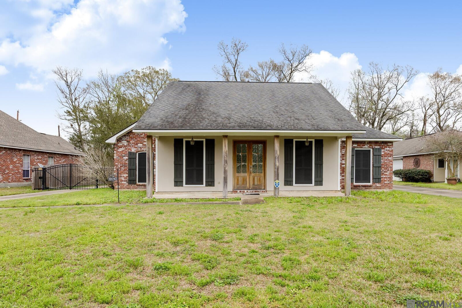 Property Photo: 12010 Spring Meadow Dr LA 70818