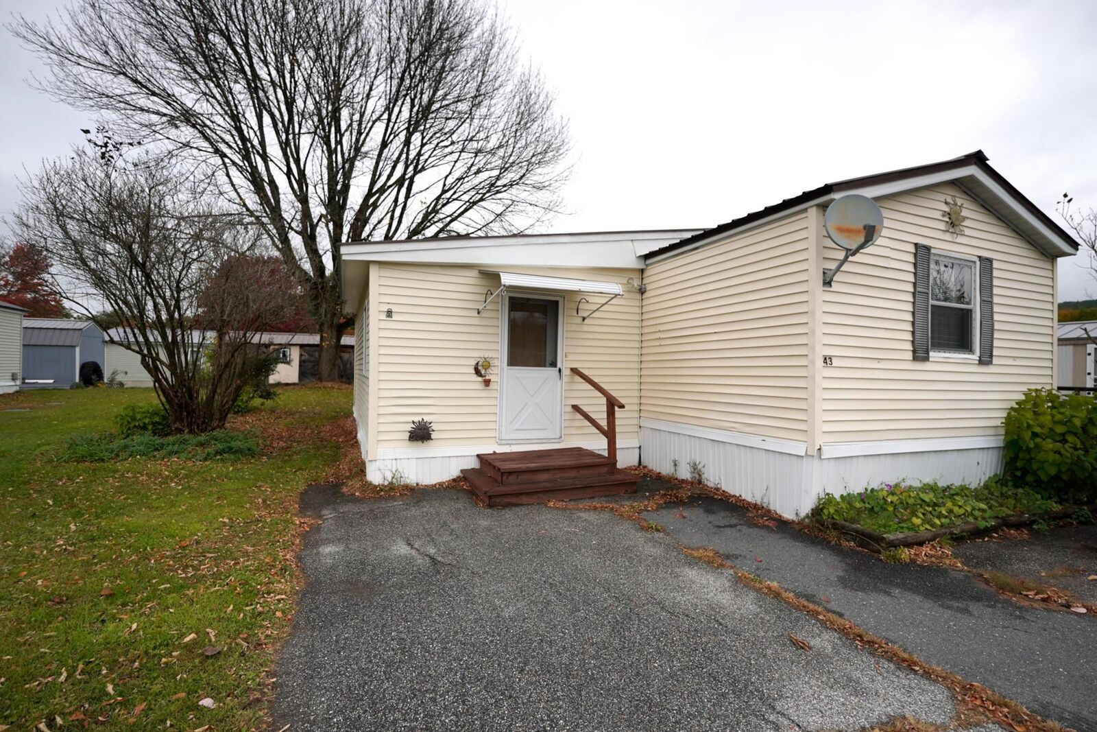 Property Photo: 43 Windy Acres Road NH 03603