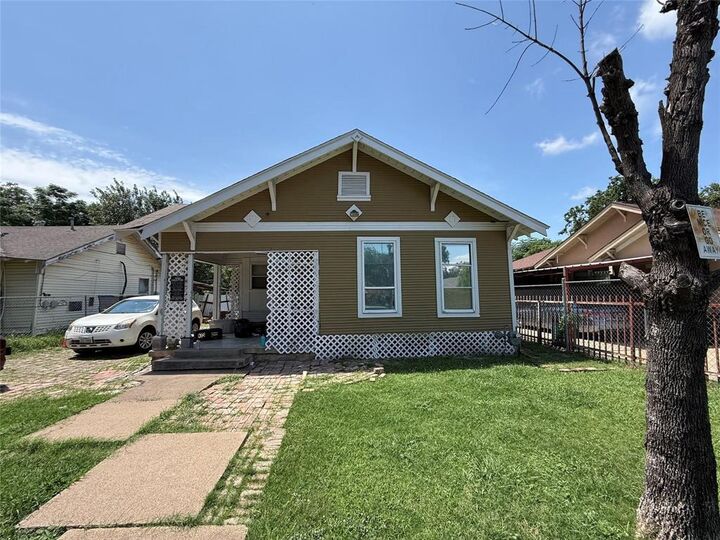 Property Photo: 3010 Jerome Street TX 75223
