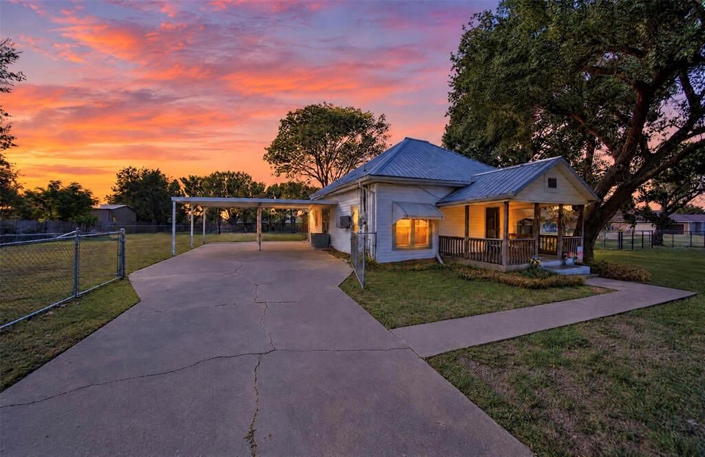 Property Photo:  17781 Fm 3080  TX 75147 