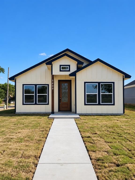 Property Photo: 3000 Pine Avenue TX 76708