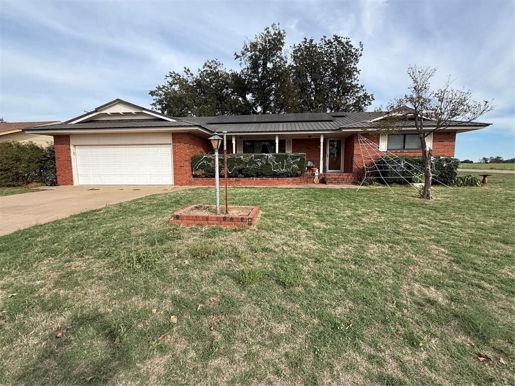 Property Photo:  102 Mary Kay Drive  OK 73570 