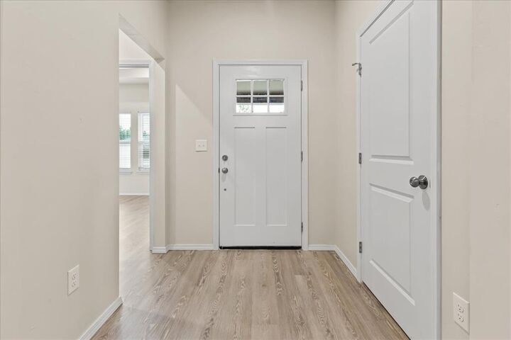 Property Photo:  229 E Abbot Lane  OK 73064 
