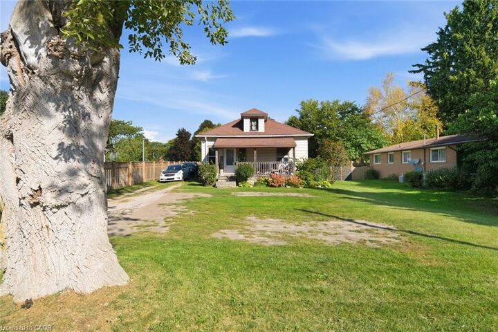 Property Photo: 165 Victoria Street ON N3Y 4R6