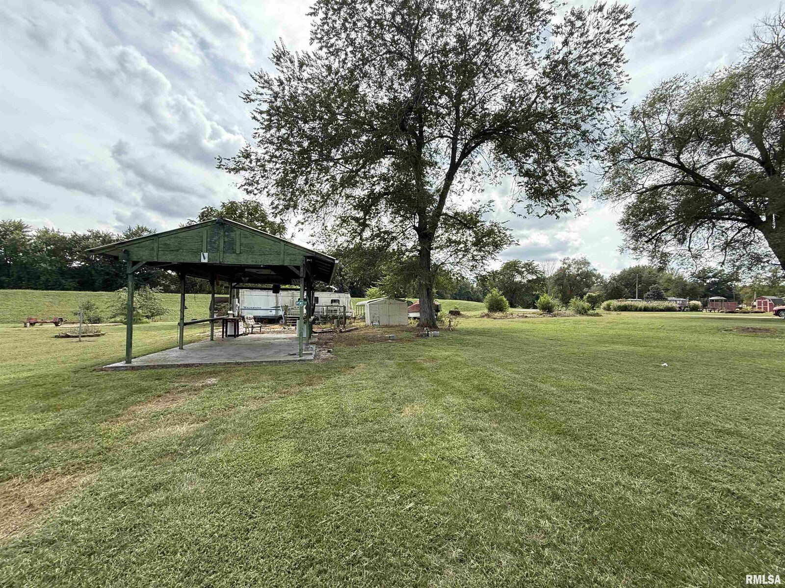Property Photo: 275 S State Street IL 61453