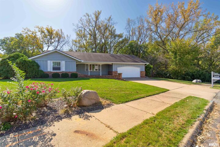 Property Photo:  2323 Sierra Drive  IL 61554 