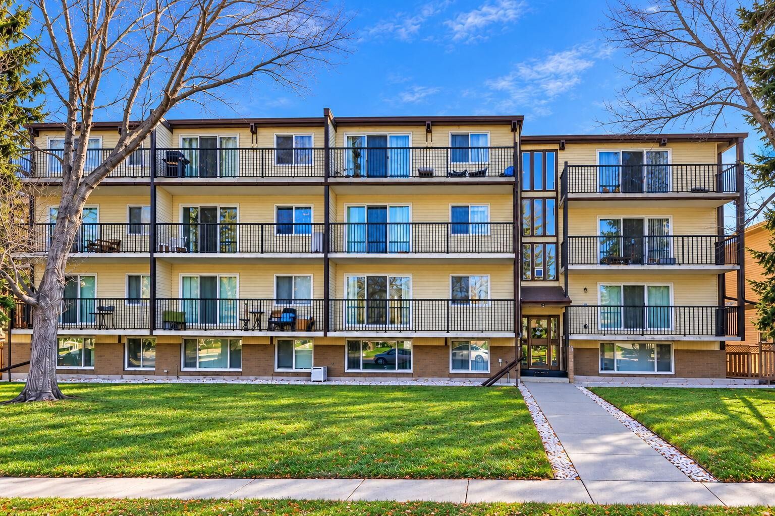 Property Photo: 635 56 Avenue SW 403 AB T2V 0G9