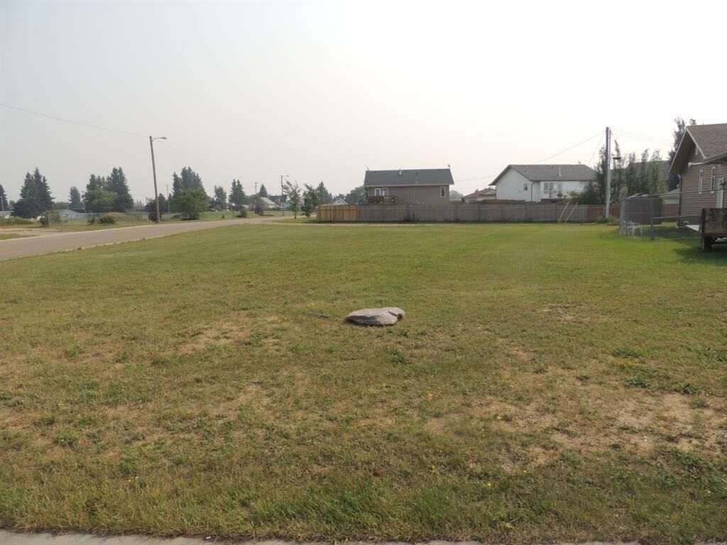 Property Photo:  411 6th Street N  AB T0B 2X0 