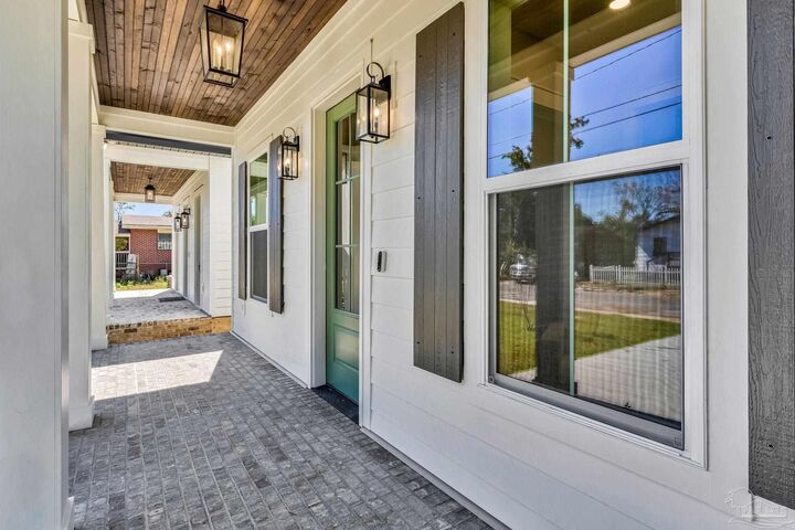 Property Photo: 1115 N 7th Ave FL 32503