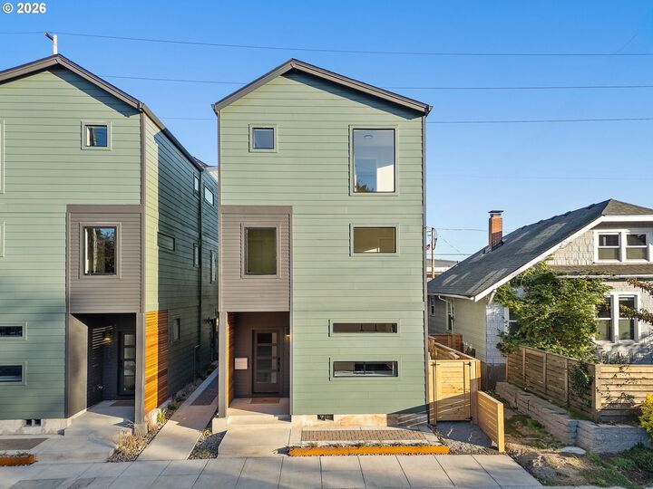 Property Photo: 5131 SE Ankeny St OR 97215