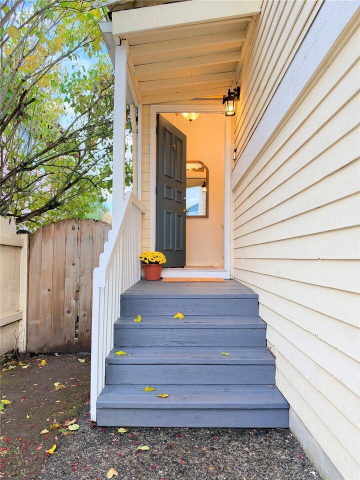 Property Photo:  313 N 103rd Street  WA 98133 